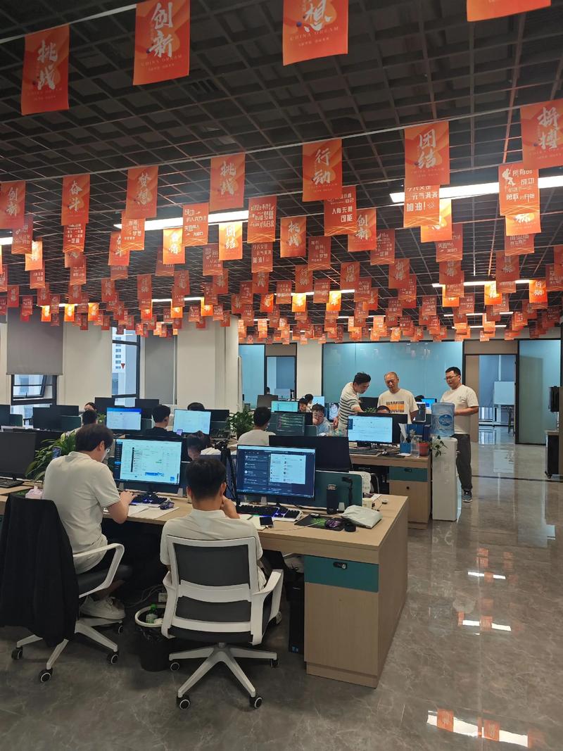 定制您的专属软件，让企业运营更智能高效